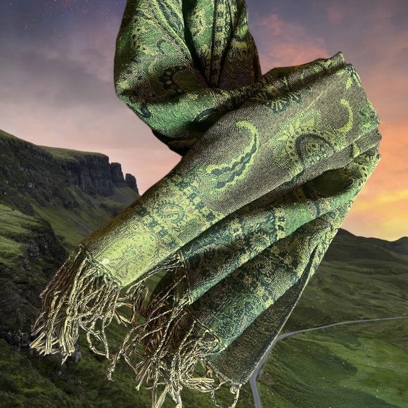 Pashmina Scarf Wrap Paisley design with fringe - Picture 3 of 4